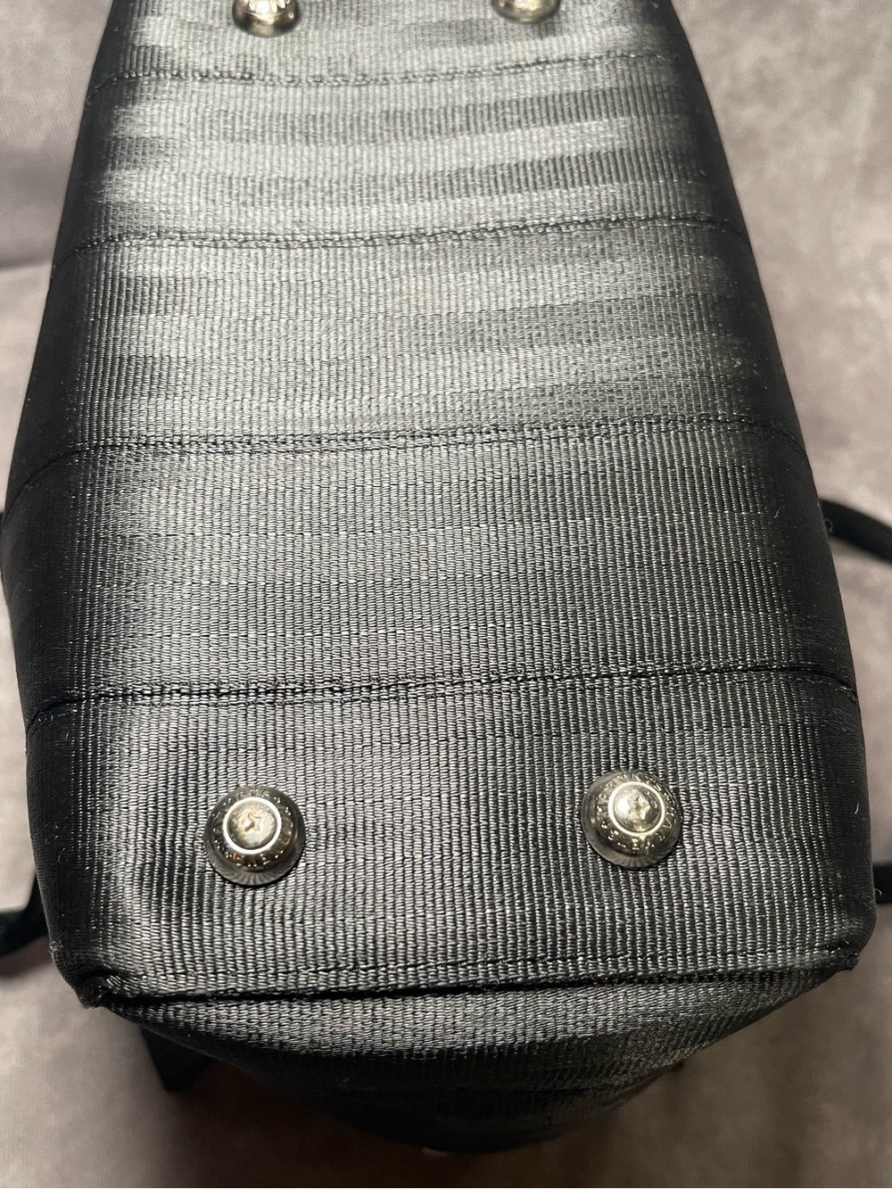 Harveys Seatbelt Bags Black Mini Marilyn Tote - VGUC - RARE - Magnetic Closure - Picture 12 of 12